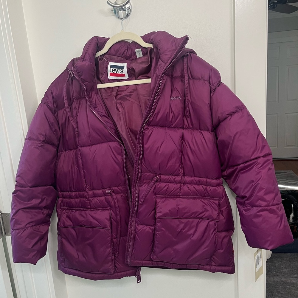 NWT women’s size Large Levi's Purple hooded puffer Jacket